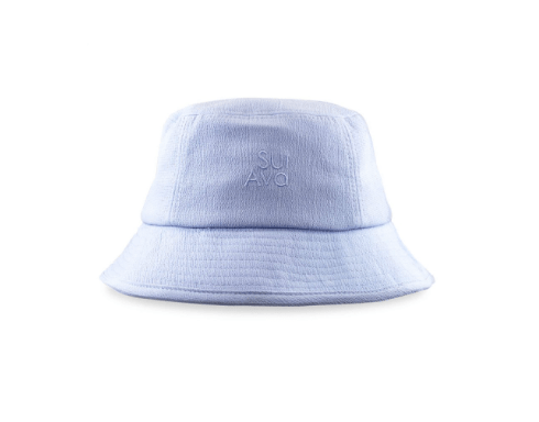 Mariah Seersucker Buckethat – lyseblå bøllehat i let seersucker-bomuld med broderet logo.