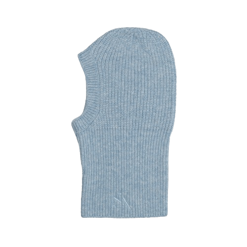 Lyseblå ribstrikket balaclava med SUI AVA logo