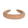 Peachfarvet Silvermoon hårbøjle med glitrende perler og krystaller i et elegant og bredt design.
