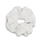 Dreamy Vibes Scrunchie i hvid – Let og luftig scrunchie med elegant tekstur.