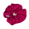 Mørk pink scrunchie i bomuld med SUI AVA-label – Palma Scrunchie