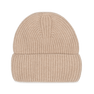 Beige hue i ribstrikket cashmere med opsmøg – klassisk og varm vinteraccessory