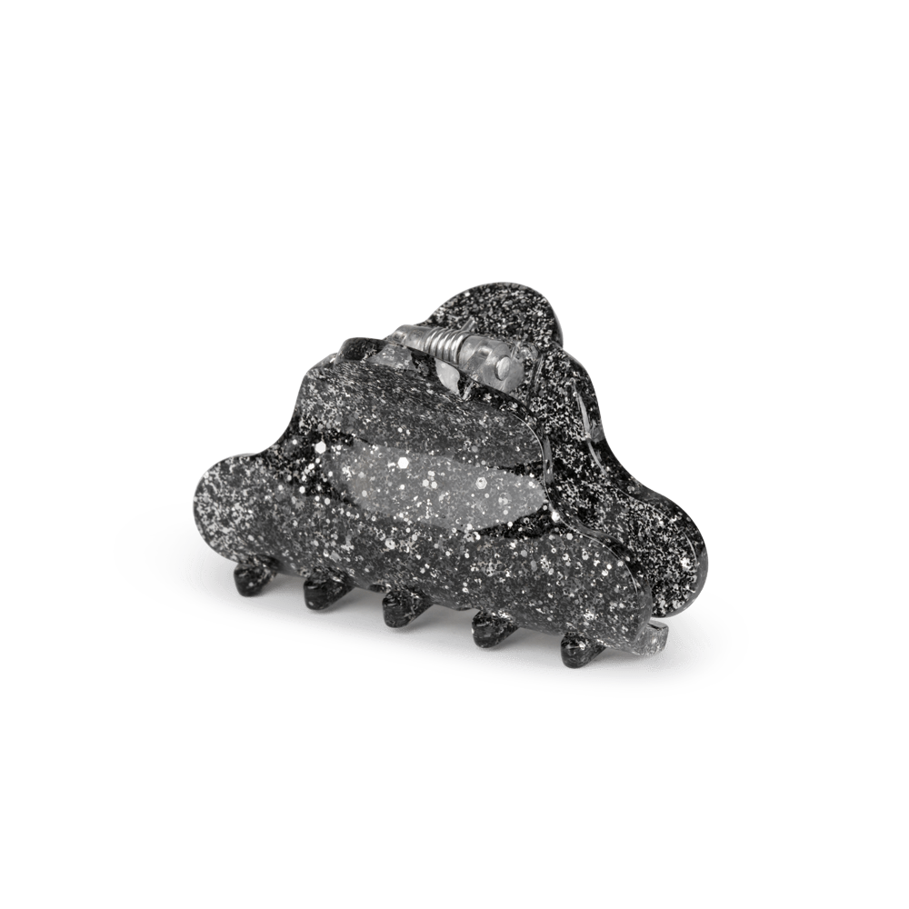 Lene Glitter Mini fra SUI AVA – charmerende mini hårklemme med glitrende detaljer, perfekt til at tilføje et festligt og stilfuldt touch til dine frisurer.