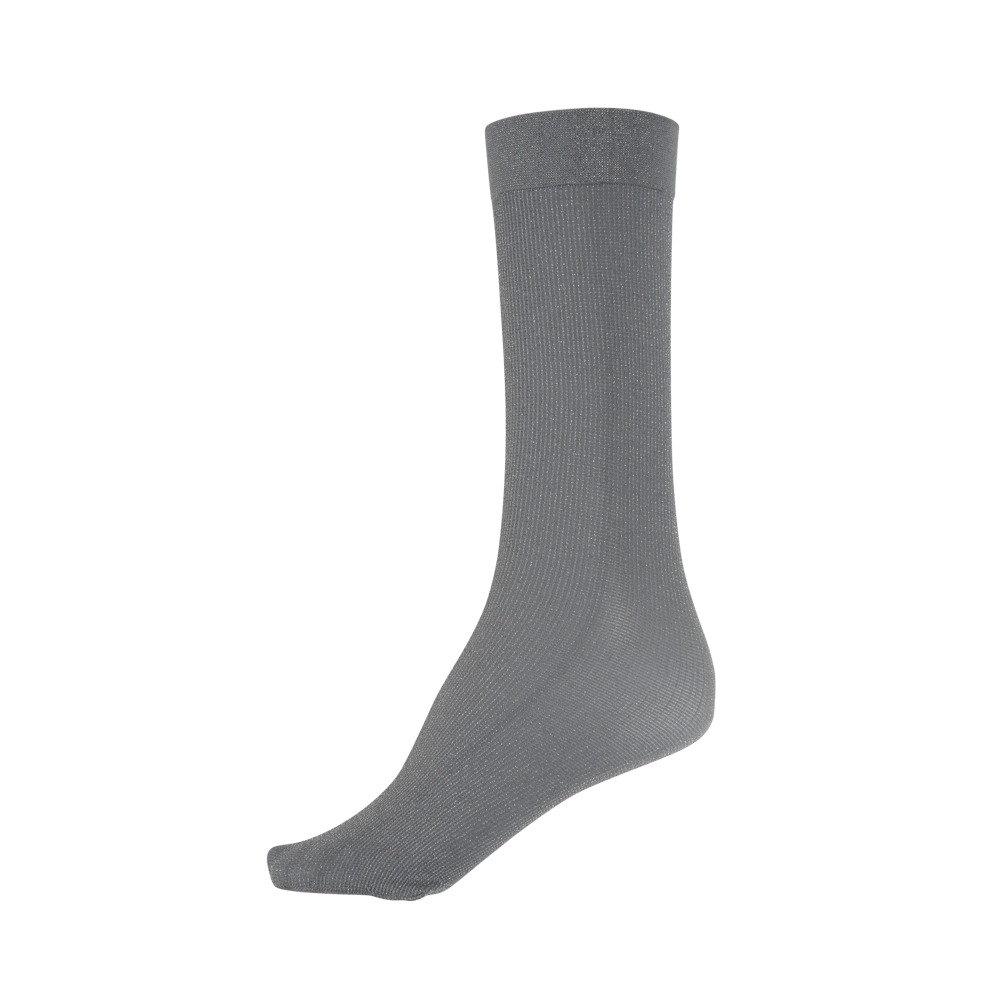 Glitter Socks fra SUI AVA – elegante glimmersokker i et tidløst design, ideelle til at pifte dit outfit op med et strejf af glamour.