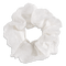 Broderie Scrunchie – hvid scrunchie med smukke broderidetaljer og let stof.