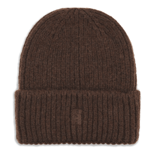 SUI AVA Brenda Beanie – brun strikhue i blød, ribbet kvalitet.