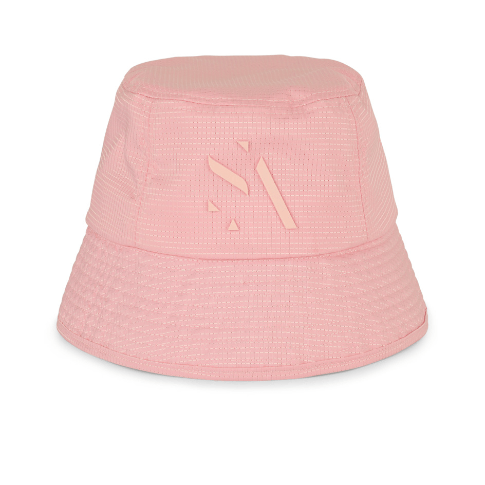Sporty Bucket Hat – lyserød bøllehat i åndbart materiale med tone-i-tone logo.