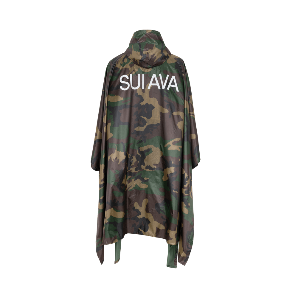 Camou Rain Poncho i camou – let og vandafvisende regnponcho med camouflagemønster. Perfekt til at holde dig tør med stil.