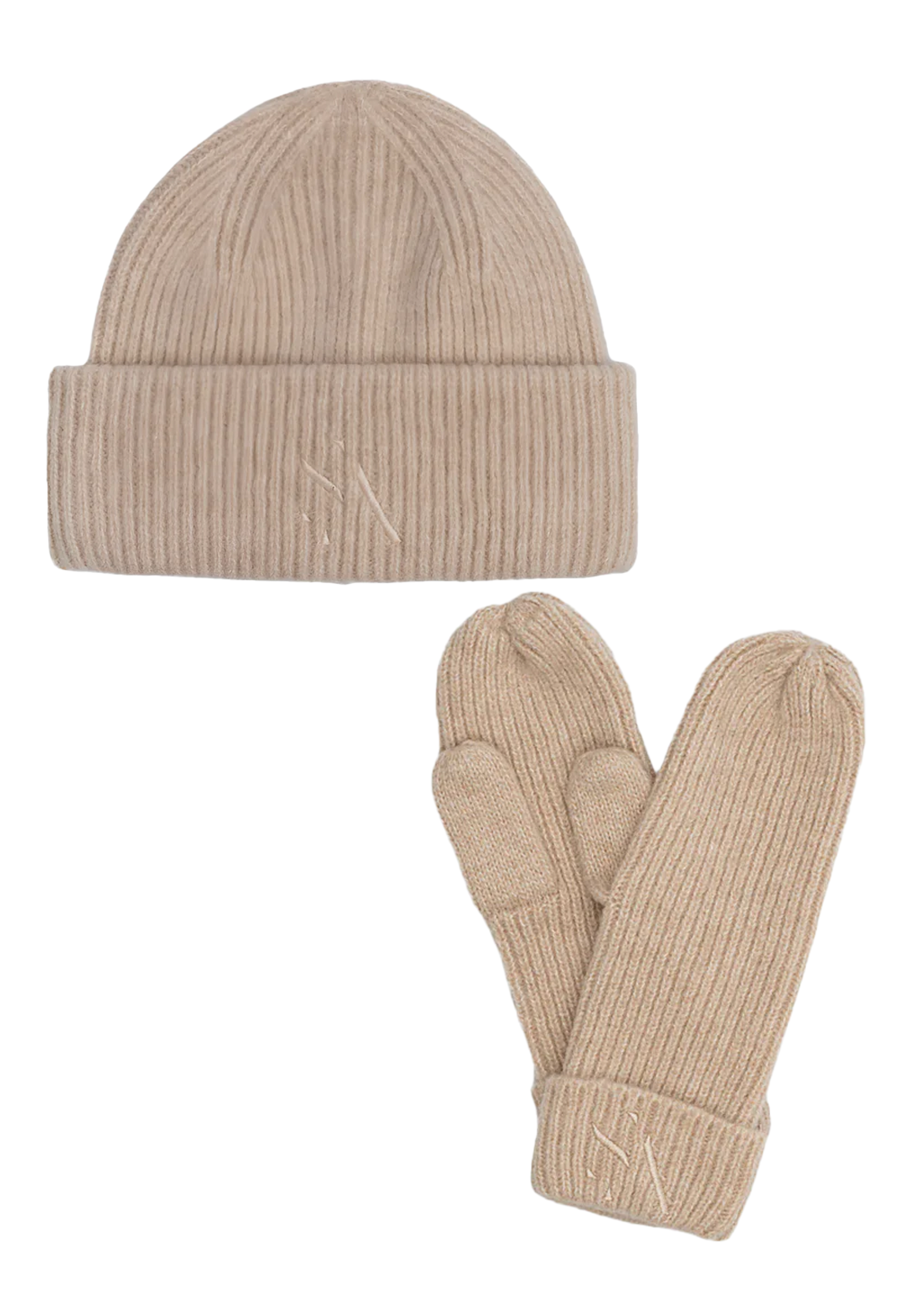 Signe Set Cream med ribstrikket hue og matchende vanter i varm, cremefarvet tone – 2-delt vintersæt fra SUI AVA.